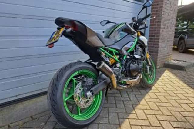 Kawasaki Z900 SE Performance (2025) thumbnail 4