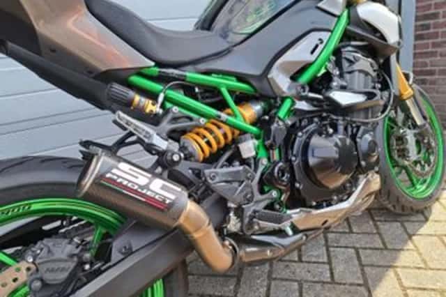Kawasaki Z900 SE Performance (2025) thumbnail 5