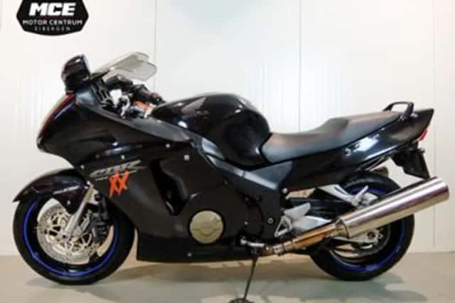 Honda CBR 1100 XX Super Blackbird (1999) thumbnail 2