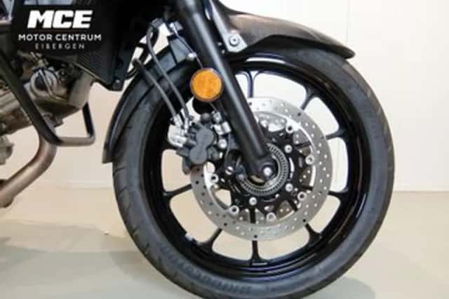 Suzuki V-Strom (2022) thumbnail 5