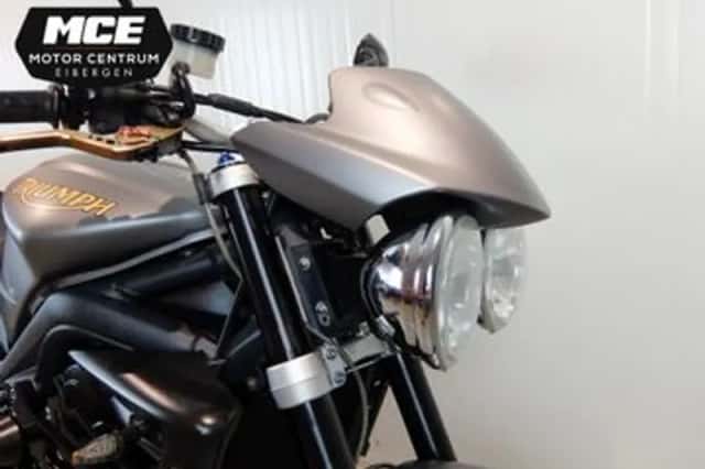 Triumph Street Triple R (2009) thumbnail 4