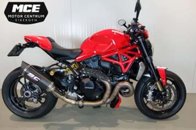 Ducati Monster 1200 R (2016) thumbnail 1