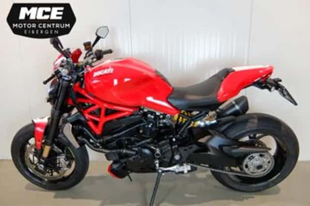 Ducati Monster 1200 R (2016) thumbnail 4