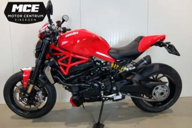 Ducati Monster 1200 R (2016) thumbnail 6