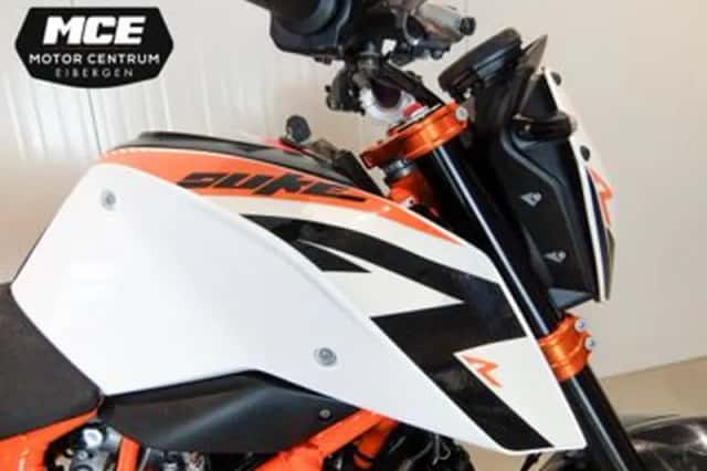 KTM 690 Duke R (2013) thumbnail 5