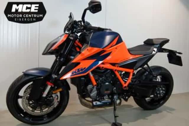 KTM 1290 SuperDuke R (2021) thumbnail 3