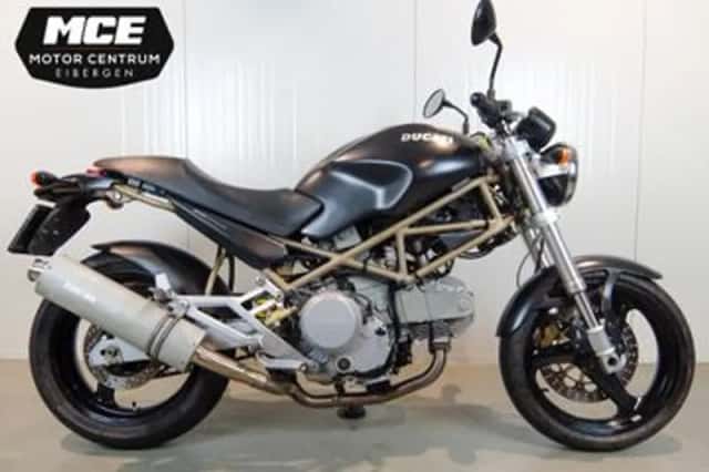 Ducati Monster 600 (2001) thumbnail 1
