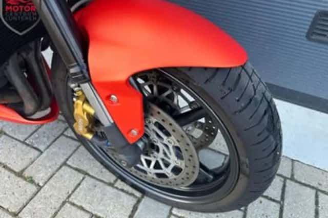 Triumph Speed Triple 675 R (2010) thumbnail 4