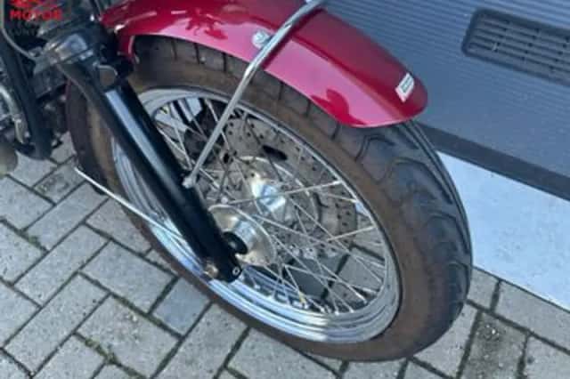 Triumph Bonneville 800 (2002) thumbnail 5