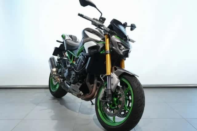 Kawasaki Z900 SE Performance (2025) thumbnail 2