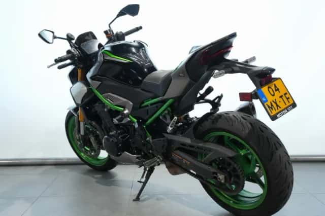 Kawasaki Z900 SE Performance (2025) thumbnail 5