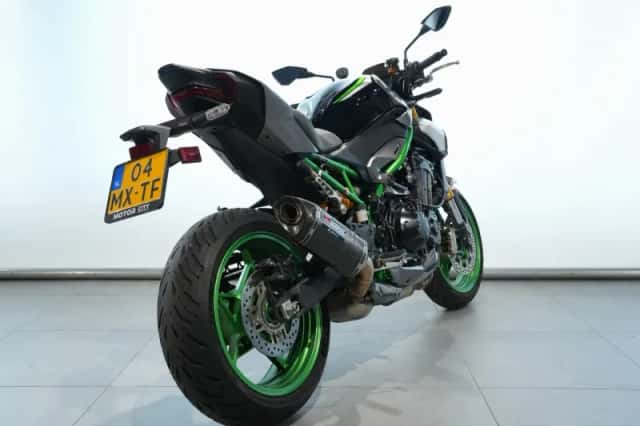 Kawasaki Z900 SE Performance (2025) thumbnail 6