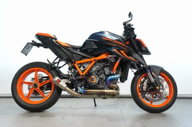 KTM 1290 Super Duke R EVO (2024) thumbnail 1