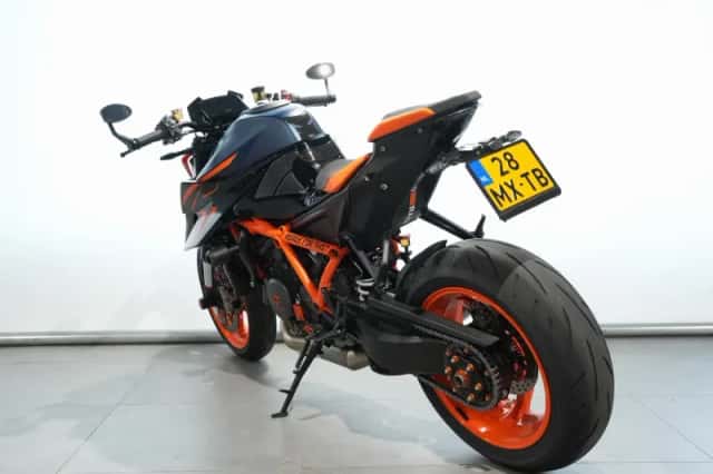 KTM 1290 Super Duke R EVO (2024) thumbnail 5