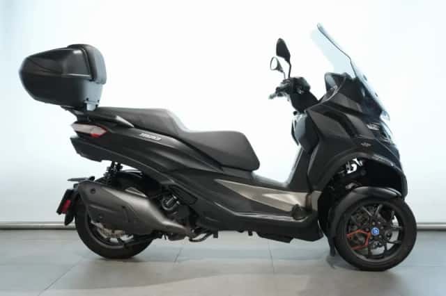 Piaggio MP3 530 HPE Exclusive (2025) thumbnail 1