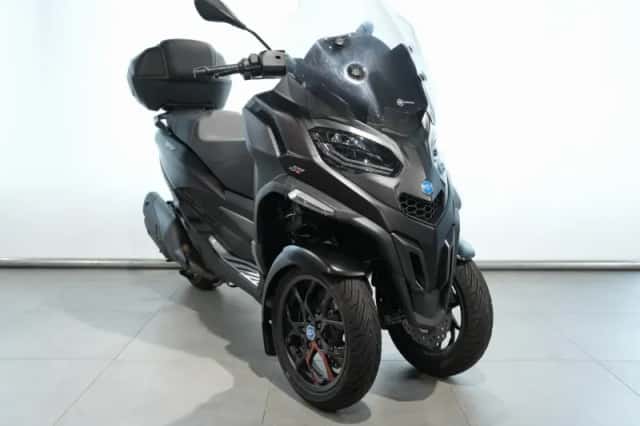 Piaggio MP3 530 HPE Exclusive (2025) thumbnail 2