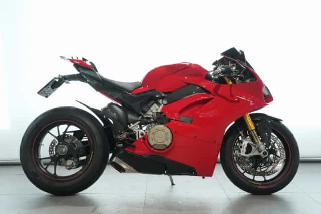 Ducati Panigale V4S (2018) thumbnail 1