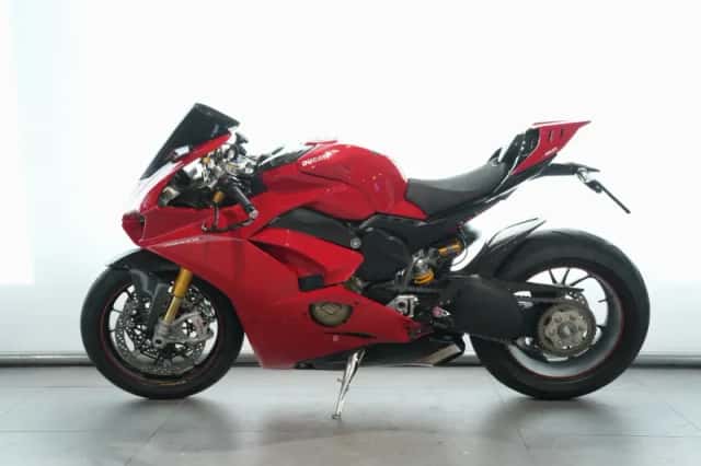 Ducati Panigale V4S (2018) thumbnail 4