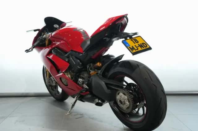 Ducati Panigale V4S (2018) thumbnail 5