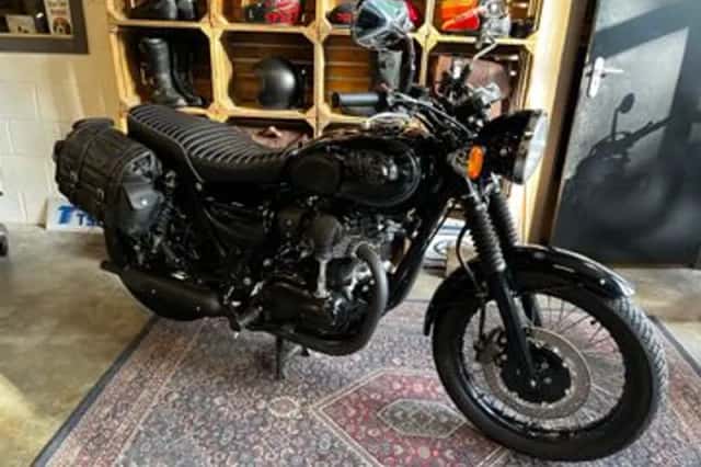 Kawasaki W800 (2015) thumbnail 1