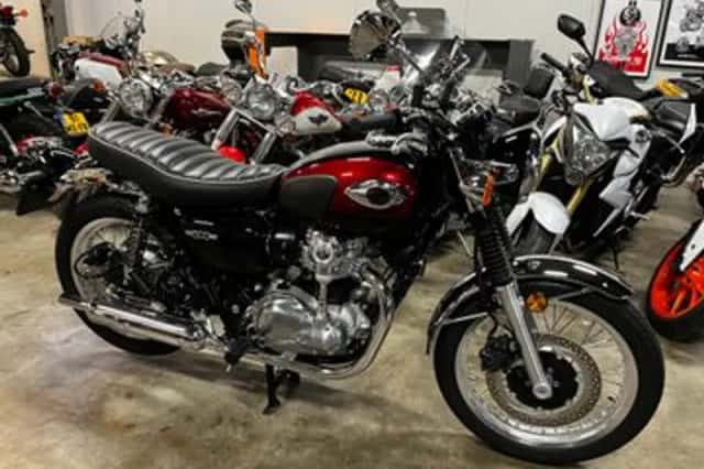 Kawasaki W800 (2024) thumbnail 1
