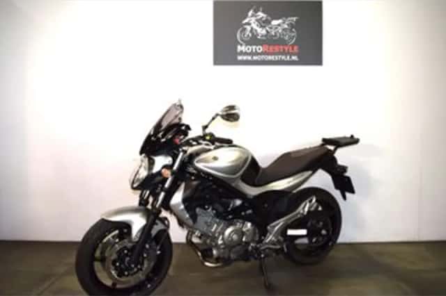 Suzuki SFV 650 Gladius (2012) thumbnail 1