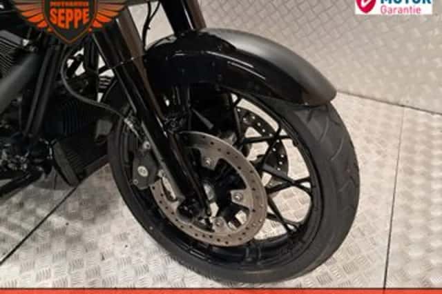 Harley-Davidson Street Glide (2020) thumbnail 3
