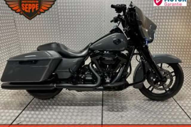 Harley-Davidson Street Glide (2014) thumbnail 1
