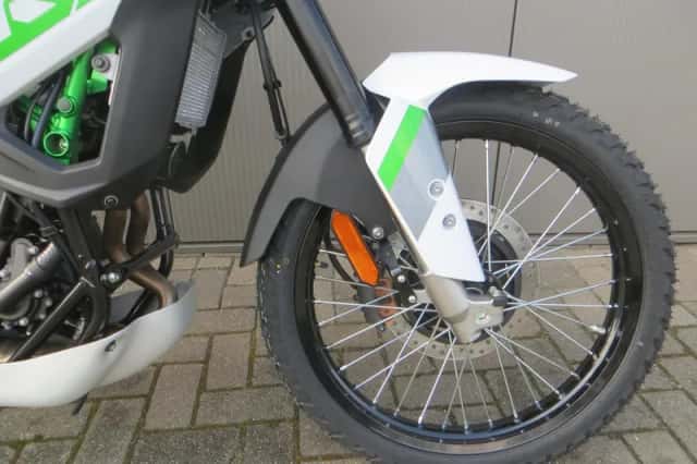 Kawasaki KLE 500 (2026) thumbnail 4