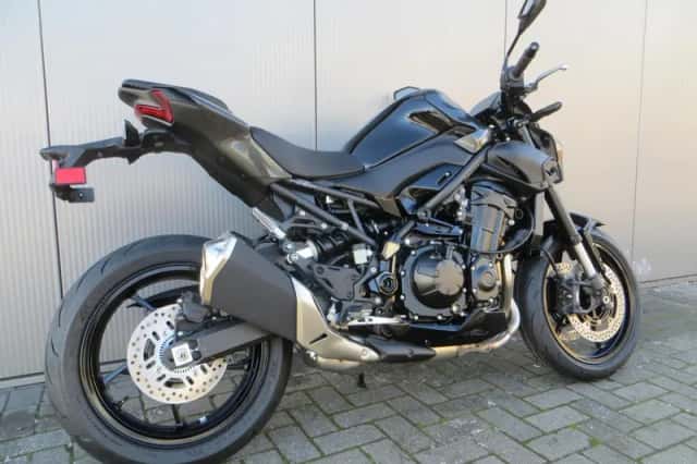 Kawasaki Z900 (2026) thumbnail 2