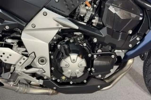 Kawasaki Z1000 (2007) thumbnail 2