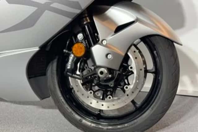 Suzuki GSX 1300R Hayabusa (2023) thumbnail 3