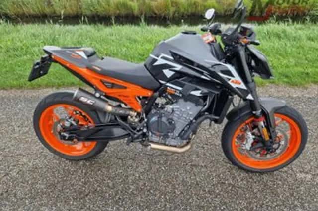 KTM 890 Duke (2023) thumbnail 1