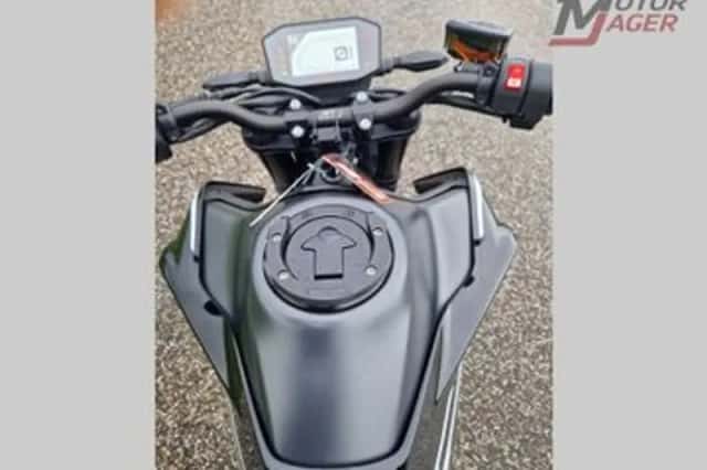 KTM 890 Duke (2023) thumbnail 4
