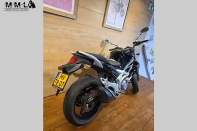 Suzuki SFV 650 Gladius (2009) thumbnail 6