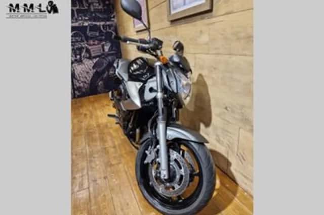 Yamaha XJ6 (2010) thumbnail 2