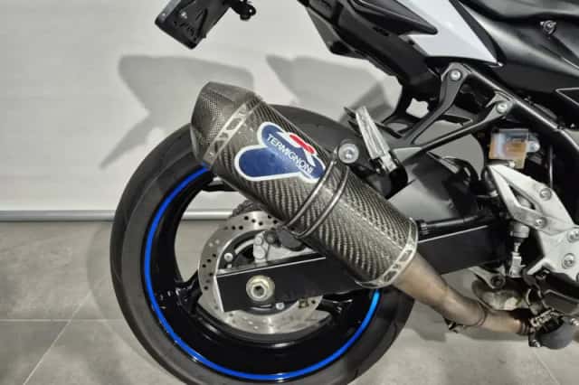 Suzuki GSR750 (2016) thumbnail 5