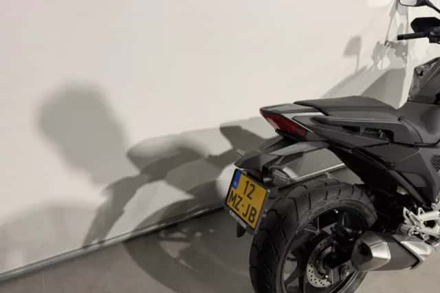 Honda NC750X (2025) thumbnail 5