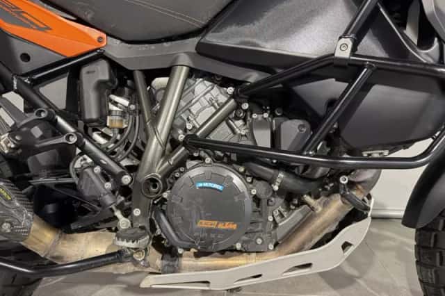 KTM 1290 Super Adventure S (2021) thumbnail 4