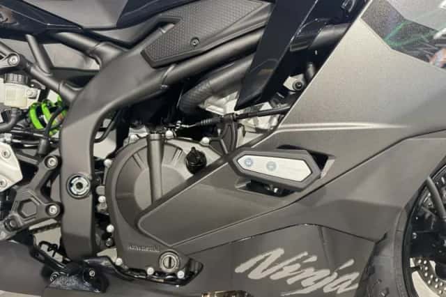 Kawasaki ZX-4 RR (2026) thumbnail 4