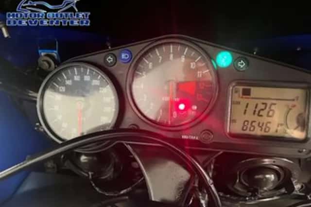 Kawasaki ZX 12R Ninja (2001) thumbnail 2