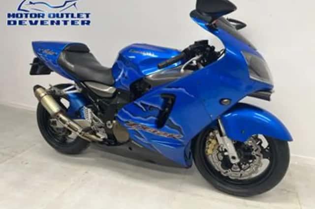Kawasaki ZX 12R Ninja (2001) thumbnail 3