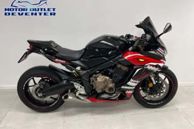 Honda CBR650R (2022) thumbnail 1