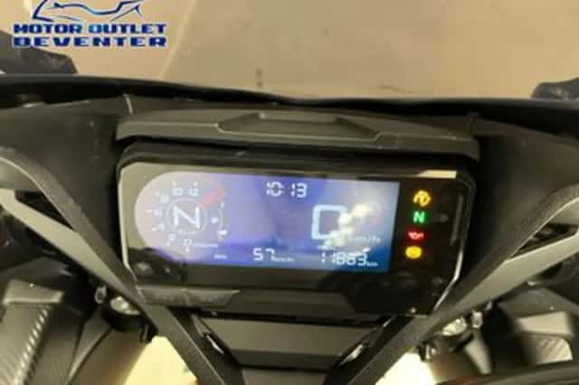 Honda CBR650R (2022) thumbnail 2
