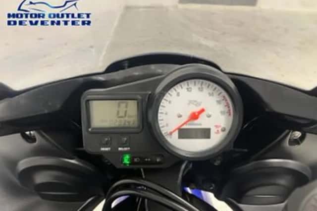 Yamaha YZF-R6 (2001) thumbnail 2