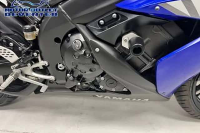 Yamaha YZF-R1 (2004) thumbnail 6