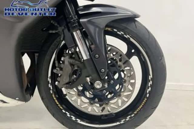Honda CBR600RR (2007) thumbnail 5