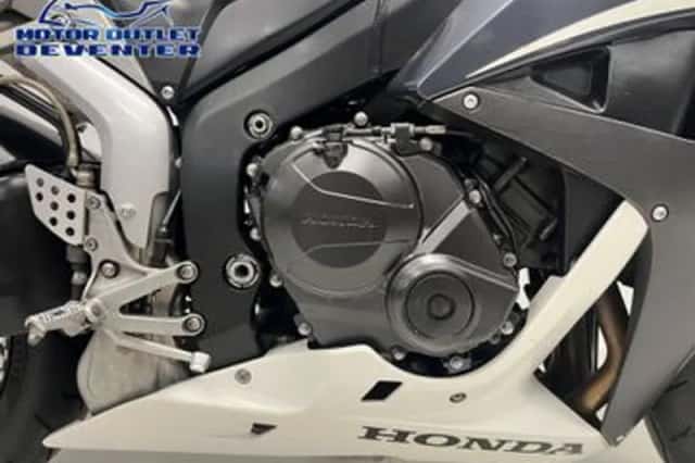 Honda CBR600RR (2007) thumbnail 6