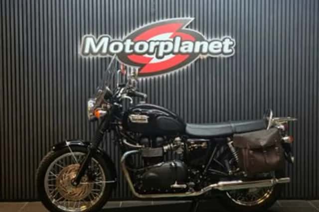 Triumph Bonneville T100 (2011) thumbnail 2