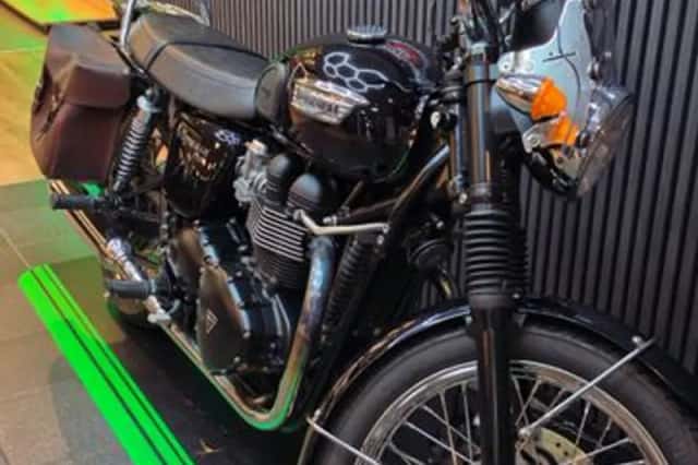 Triumph Bonneville T100 (2011) thumbnail 5
